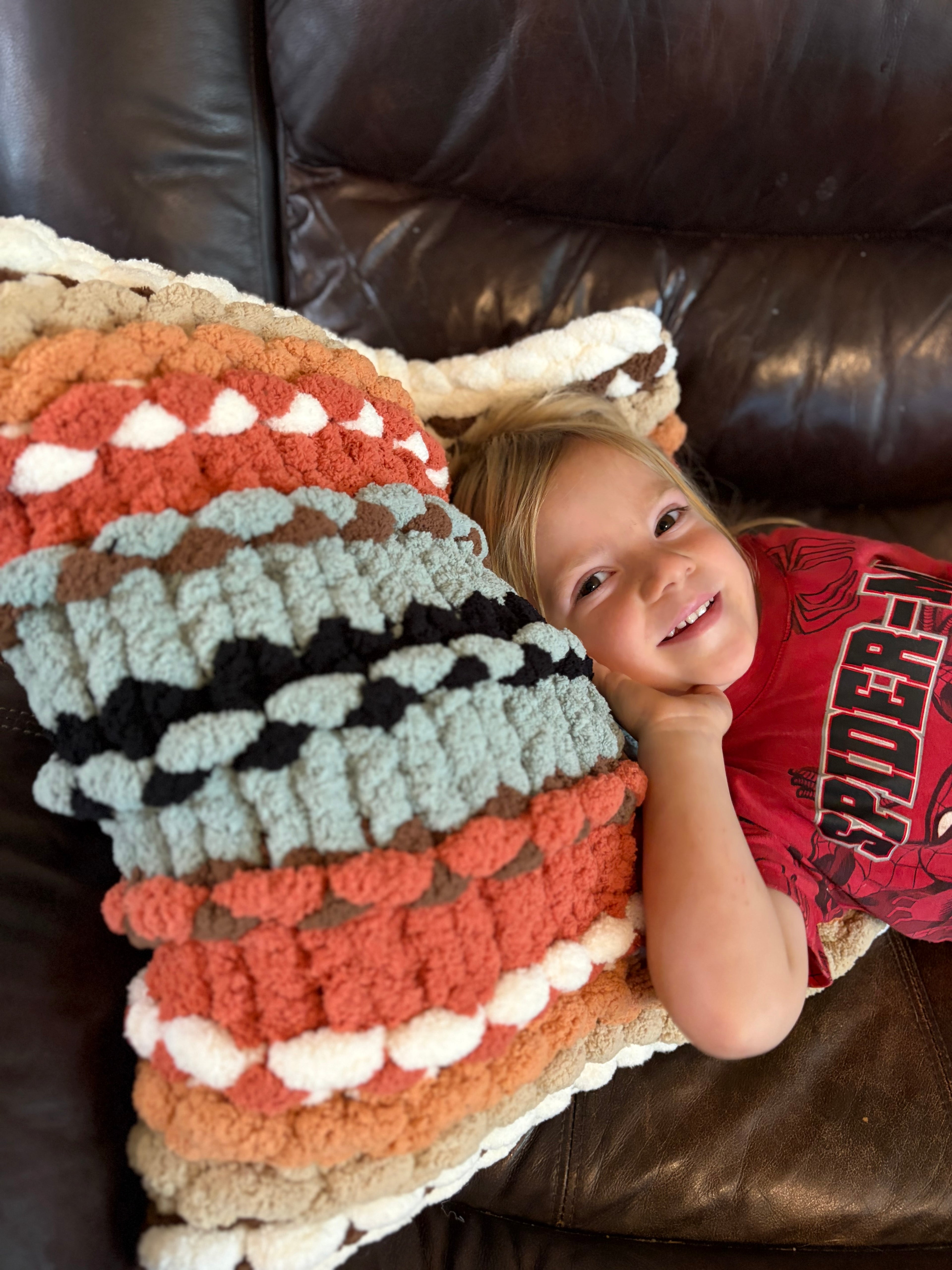 Southwest Beauty Chunky Hand Knit Pillow Pattern + Video Tutorial | Matches Arizona Beauty Blanket