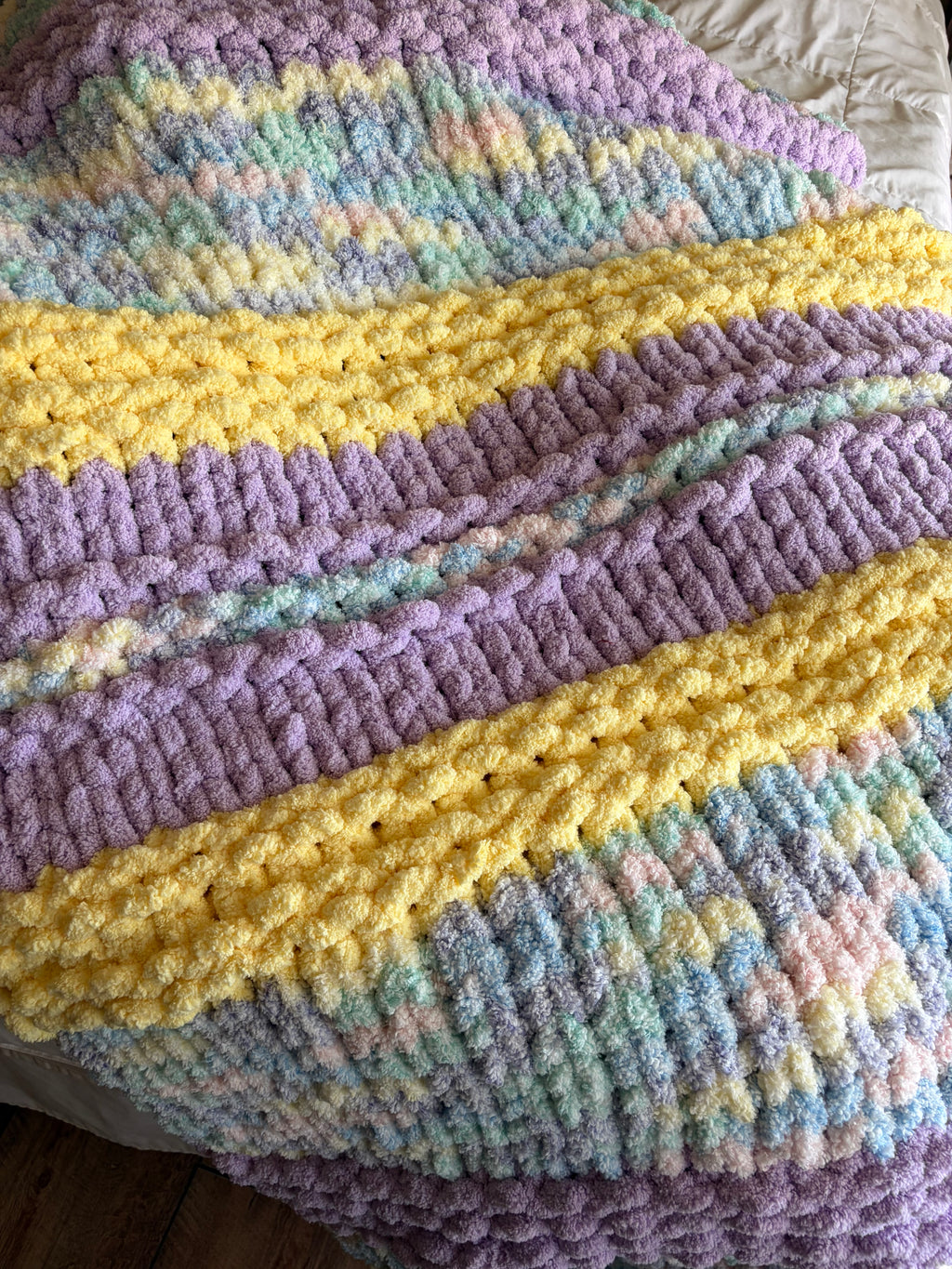 Spring Breeze 43x53 Throw Blanket Pattern - Soft Pastel Throw