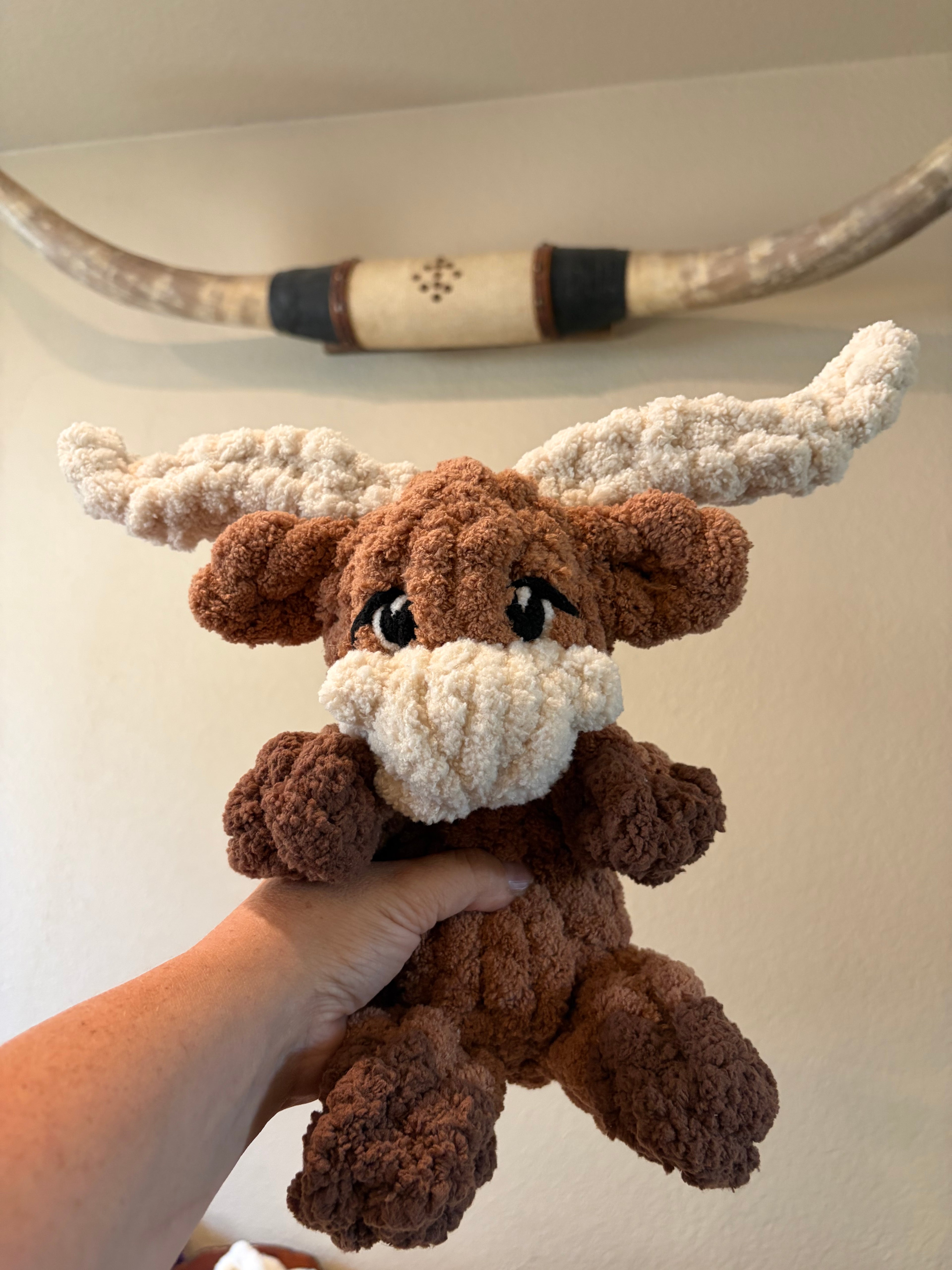 Mini Highland Cow Plush Pattern | Intermediate Hand-Knit Chunky Yarn Animal | DIY Stuffed Cow Tutorial