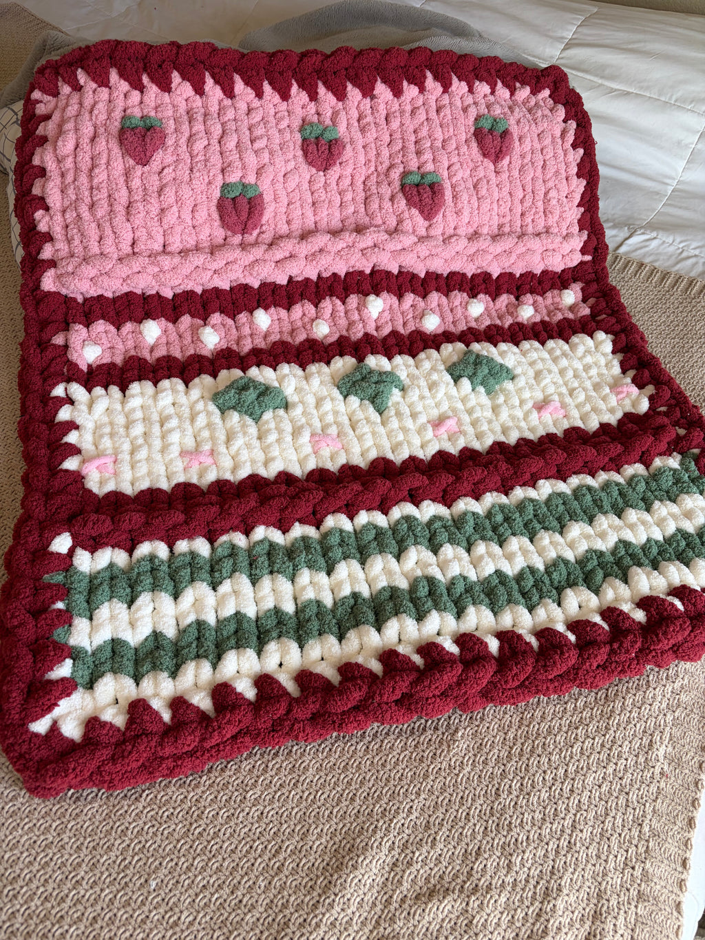 Vintage Strawberry Shortcake Toddler & Baby Blanket Pattern - Chunky Hand Knit 34x38