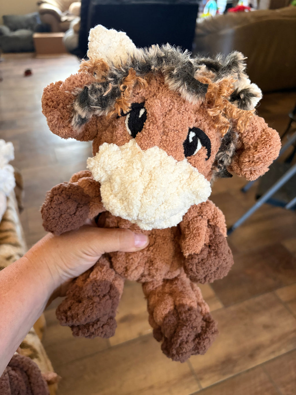 Mini Highland Cow Plush Pattern | Intermediate Hand-Knit Chunky Yarn Animal | DIY Stuffed Cow Tutorial