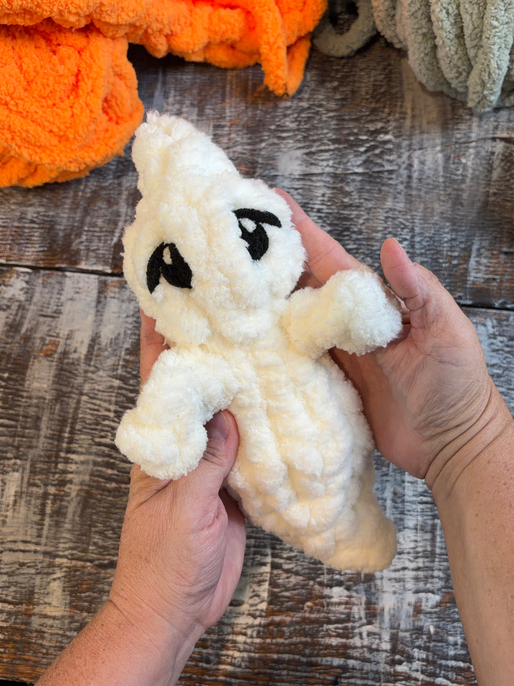 Boo the Chunky Ghost Pattern + Video Tutorial | Beginner Hand Knit Ghost | Teeny Chunky Ghoul Pals