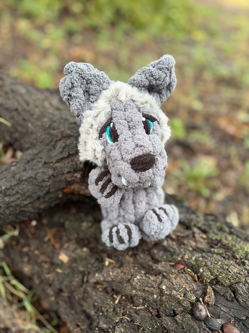 Howlie the Chunky Werewolf Pattern + Video Tutorial | Advanced Hand Knit Halloween Stuffie | Teeny Chunky Ghoul Pals