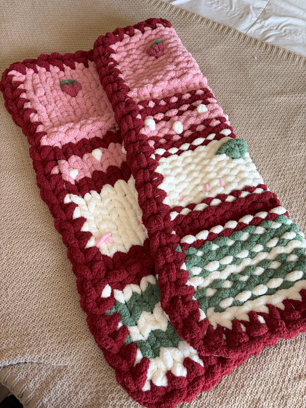 Vintage Strawberry Shortcake Toddler & Baby Blanket Pattern - Chunky Hand Knit 34x38