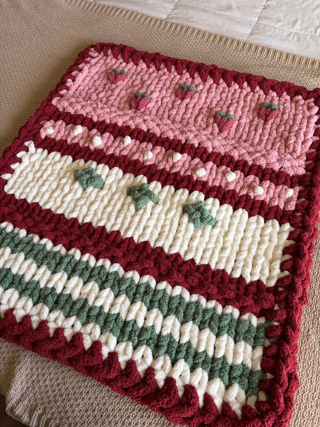 Vintage Strawberry Shortcake Toddler & Baby Blanket Pattern - Chunky Hand Knit 34x38