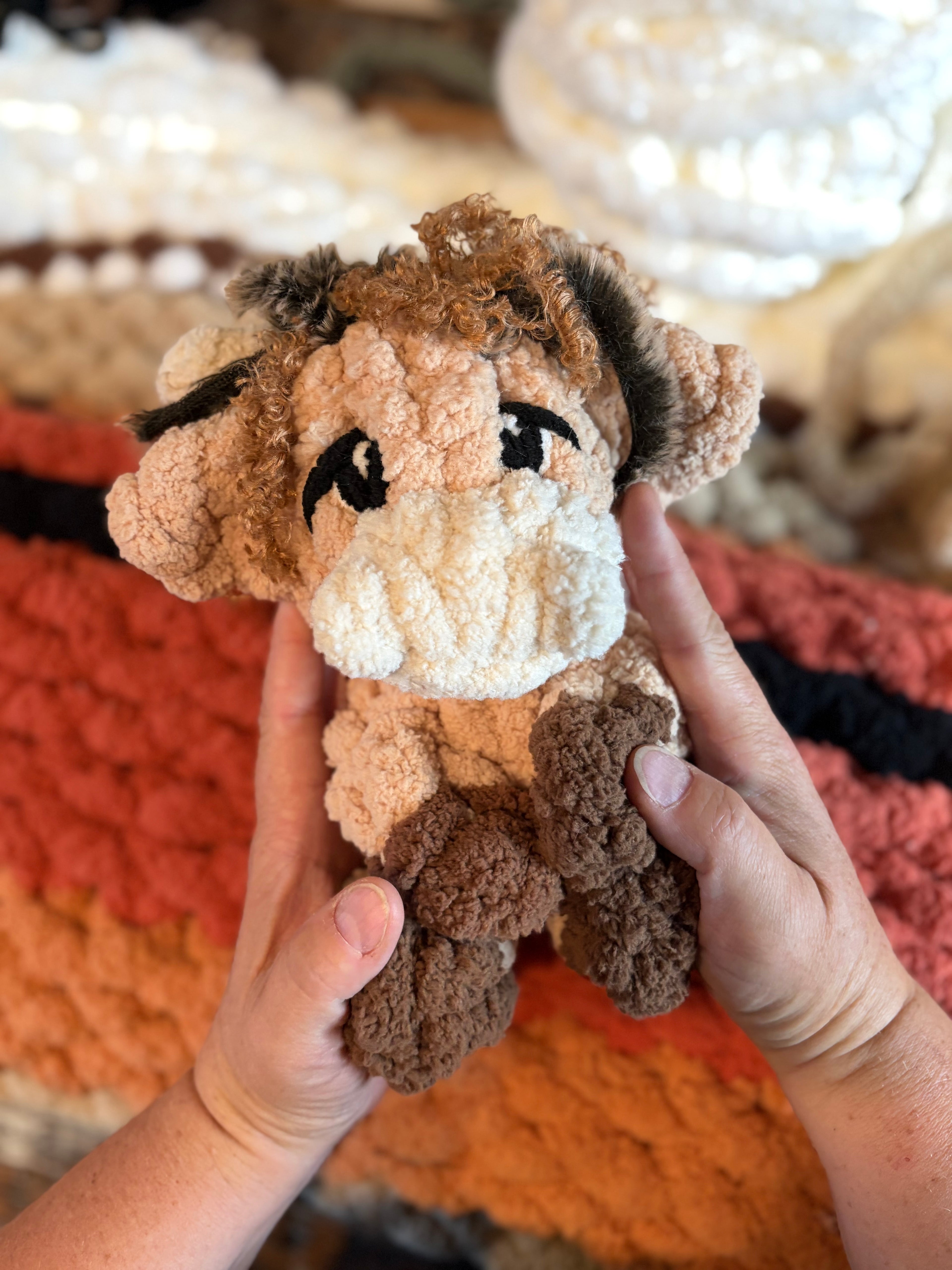 Mini Highland Cow Plush Pattern | Intermediate Hand-Knit Chunky Yarn Animal | DIY Stuffed Cow Tutorial
