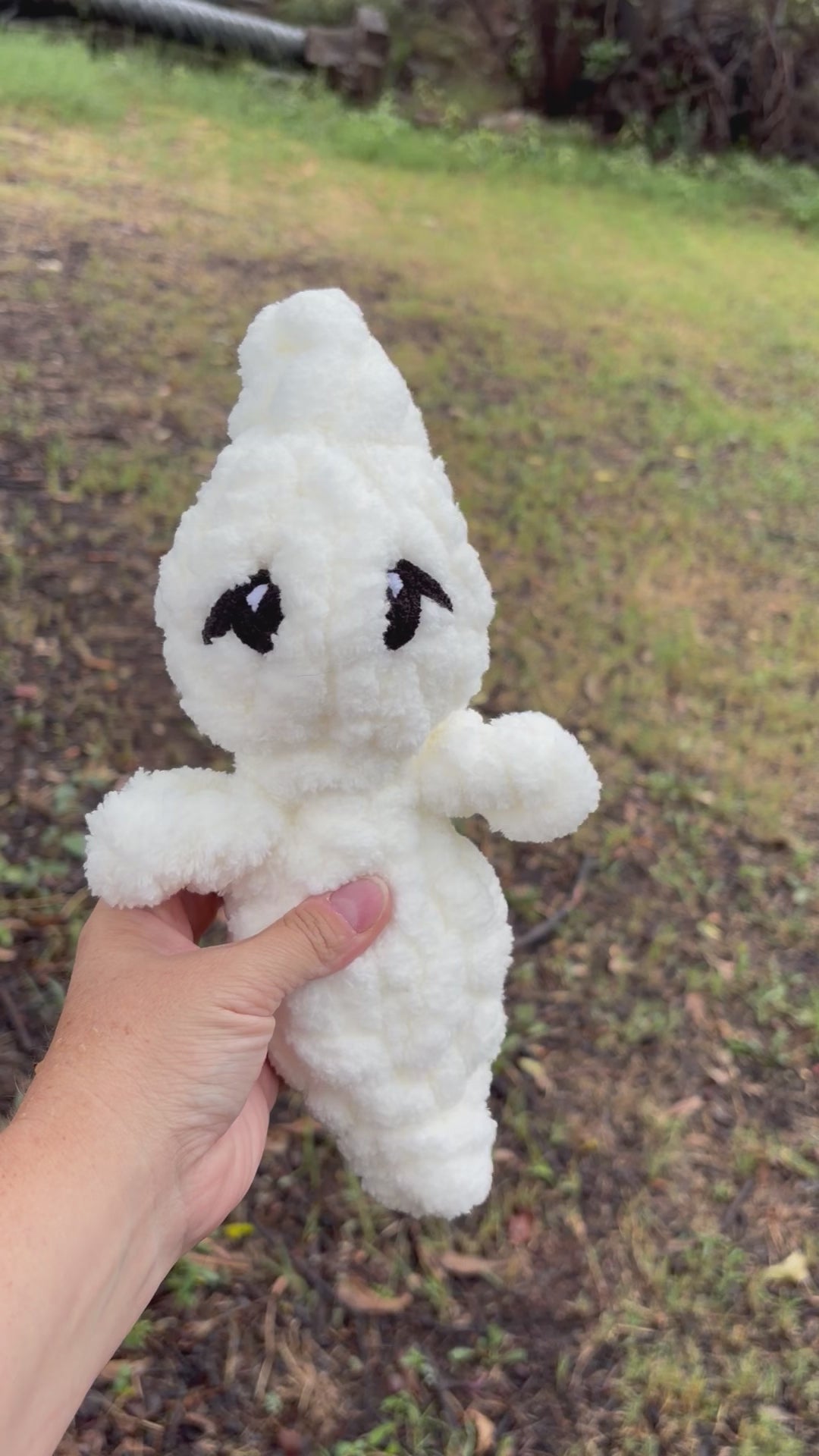 Boo the Chunky Ghost Pattern + Video Tutorial | Beginner Hand Knit Ghost | Teeny Chunky Ghoul Pals